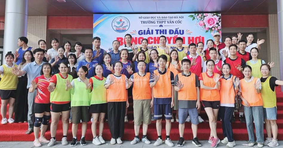 GIẢI THI ĐẤU BÓNG CHUYỀN HƠI CÁN BỘ, GIÁO VIÊN, NHÂN VIÊN TRƯỜNG THPT VÂN CỐC LẦN THỨ II